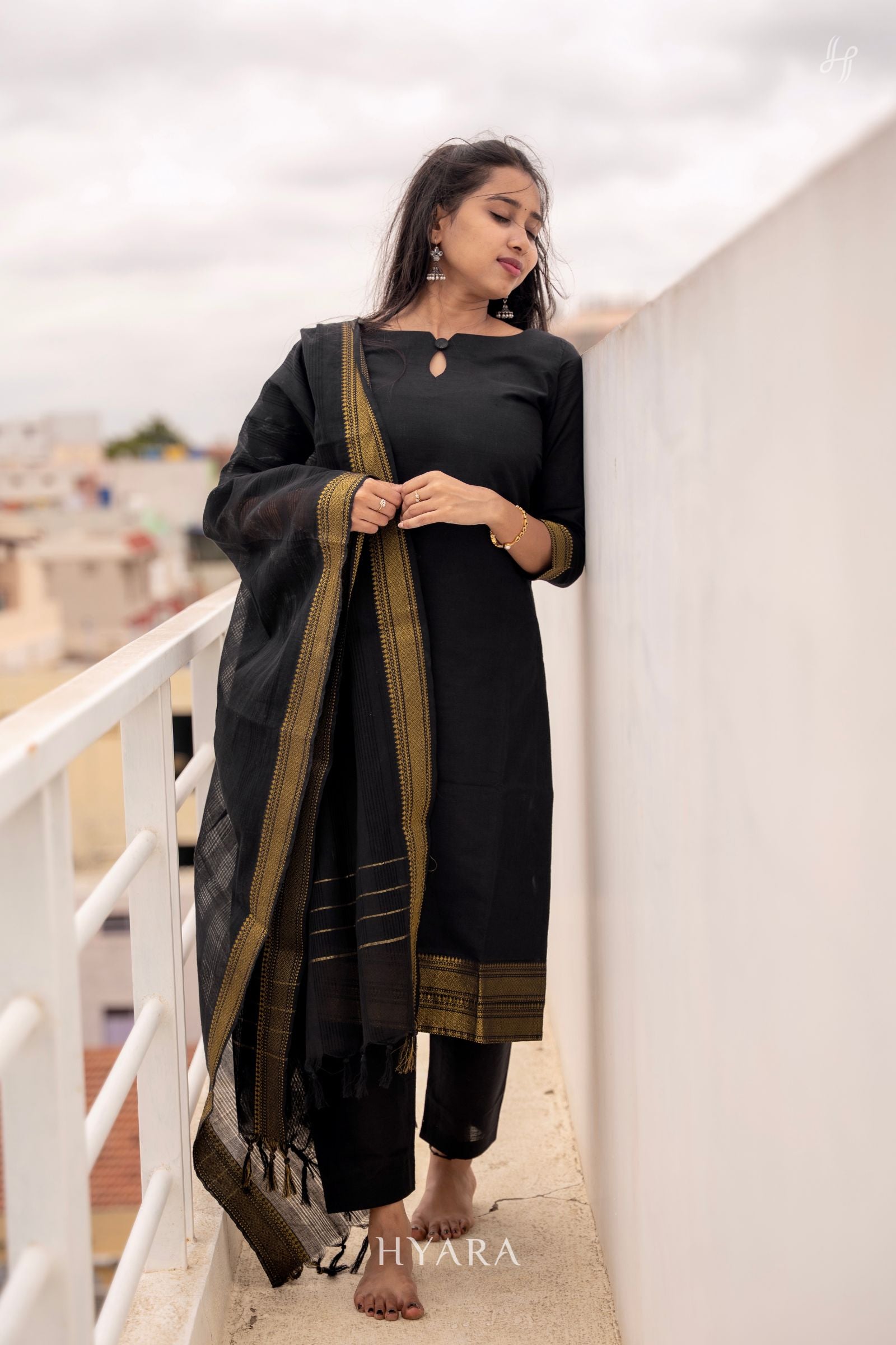 Karmegam Black Mangalagiri Cotton 3-Piece Kurti Set HYARA Karmegam Black Mangalagiri Cotton 3-Piece Kurti Set HYARA