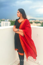 Kanmani – Black & Red Mangalagiri Cotton Suit Set