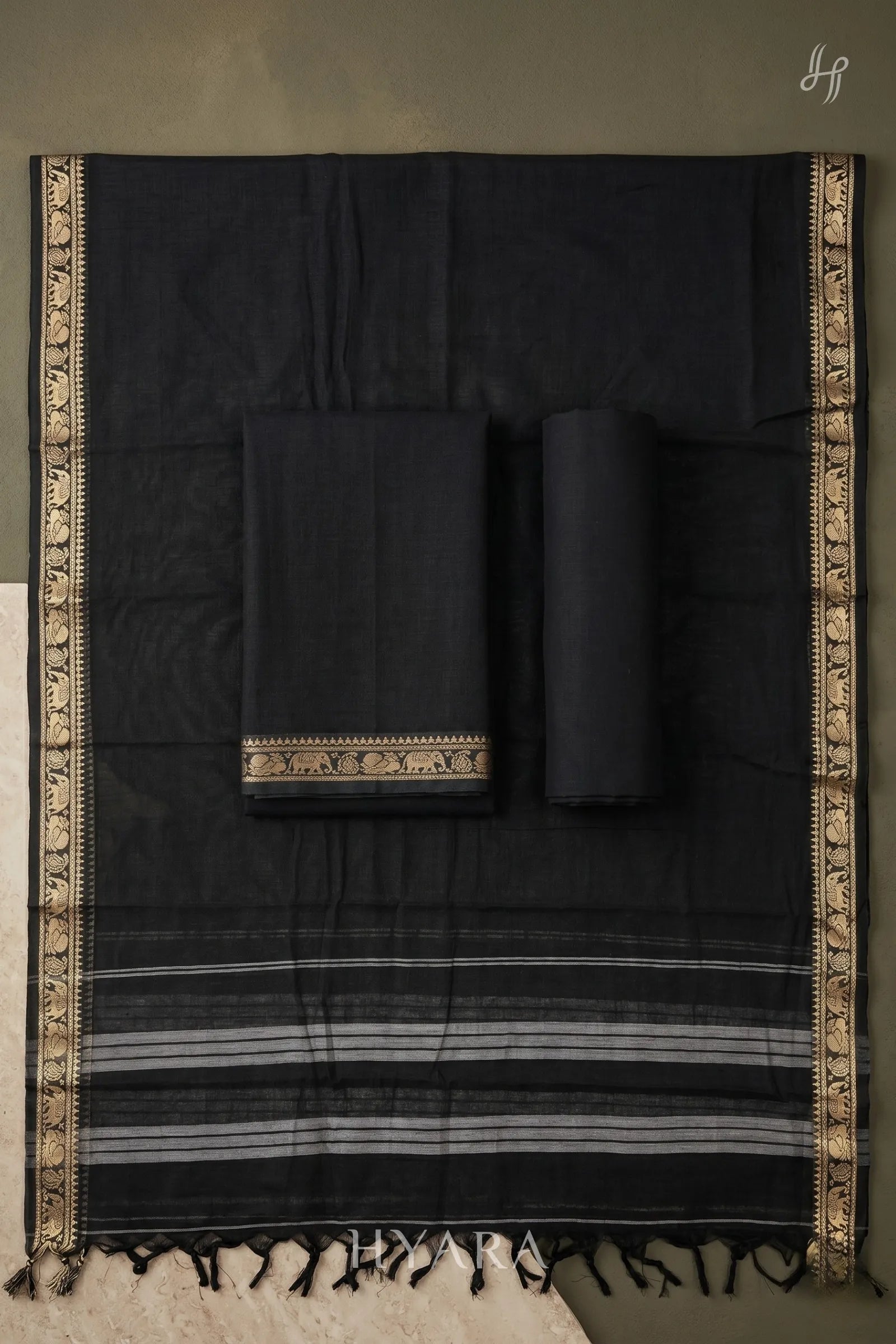 Kaajal – Black & Gold Narayanpet Unstitched Fabric Set