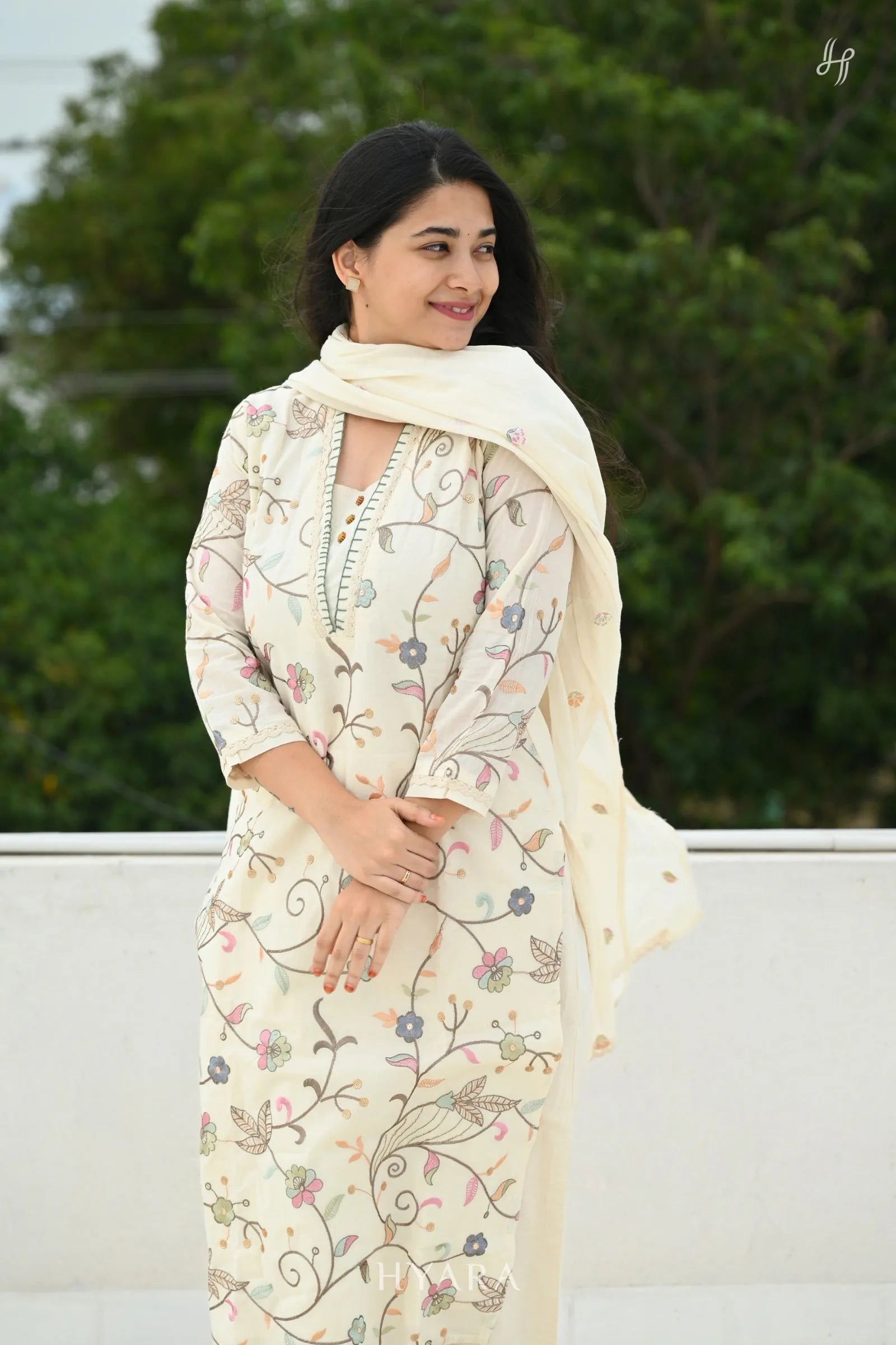 Aaram – Ivory White Cotton Embroidered Suit Set