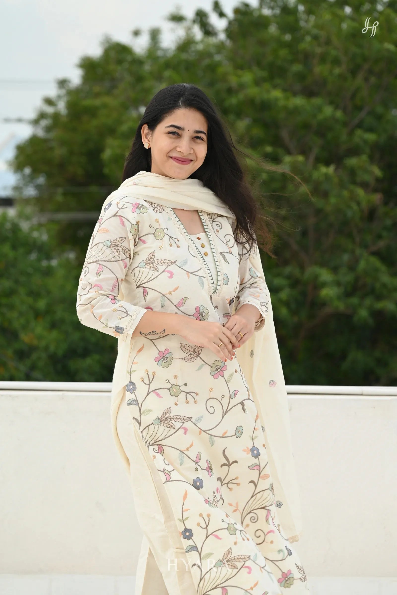 Aaram – Ivory White Cotton Embroidered Suit Set