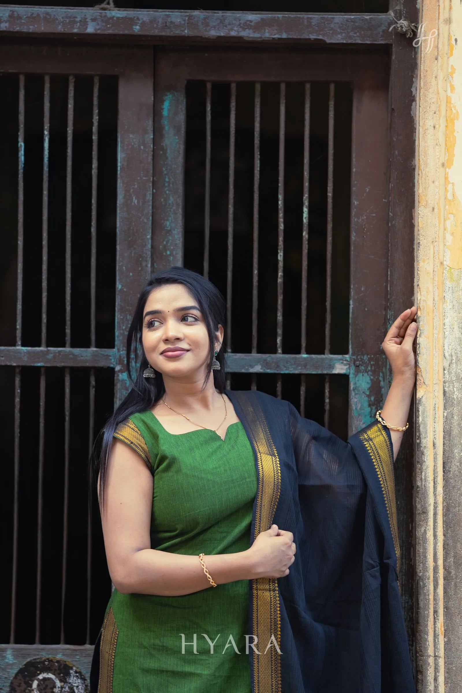 Anika – Green & Black Mangalagiri Cotton Suit Set
