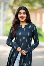 Anvi Black Top with Front Slit