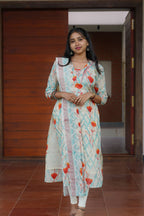 Tajmahal – V-Neck Top with Dupatta