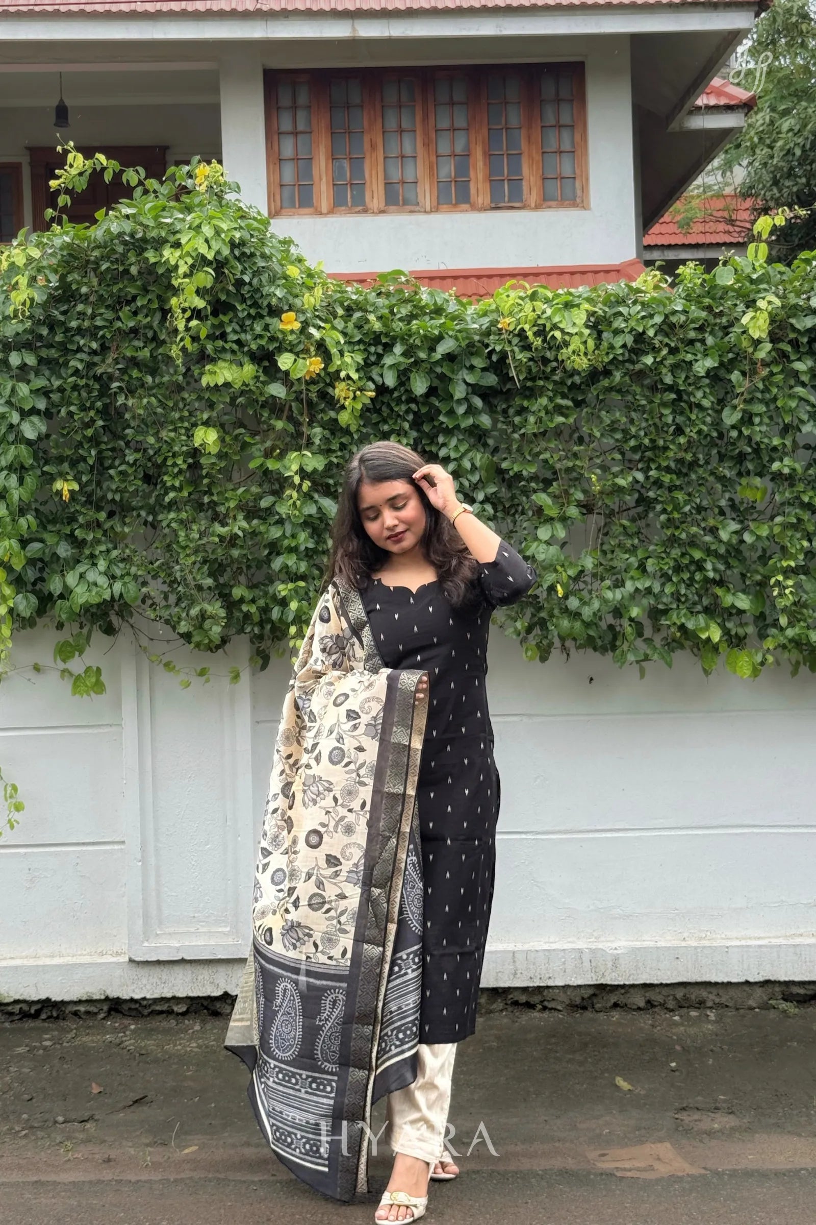 Kana – Black Raw Silk Suit Set with Printed Silk Dupatta