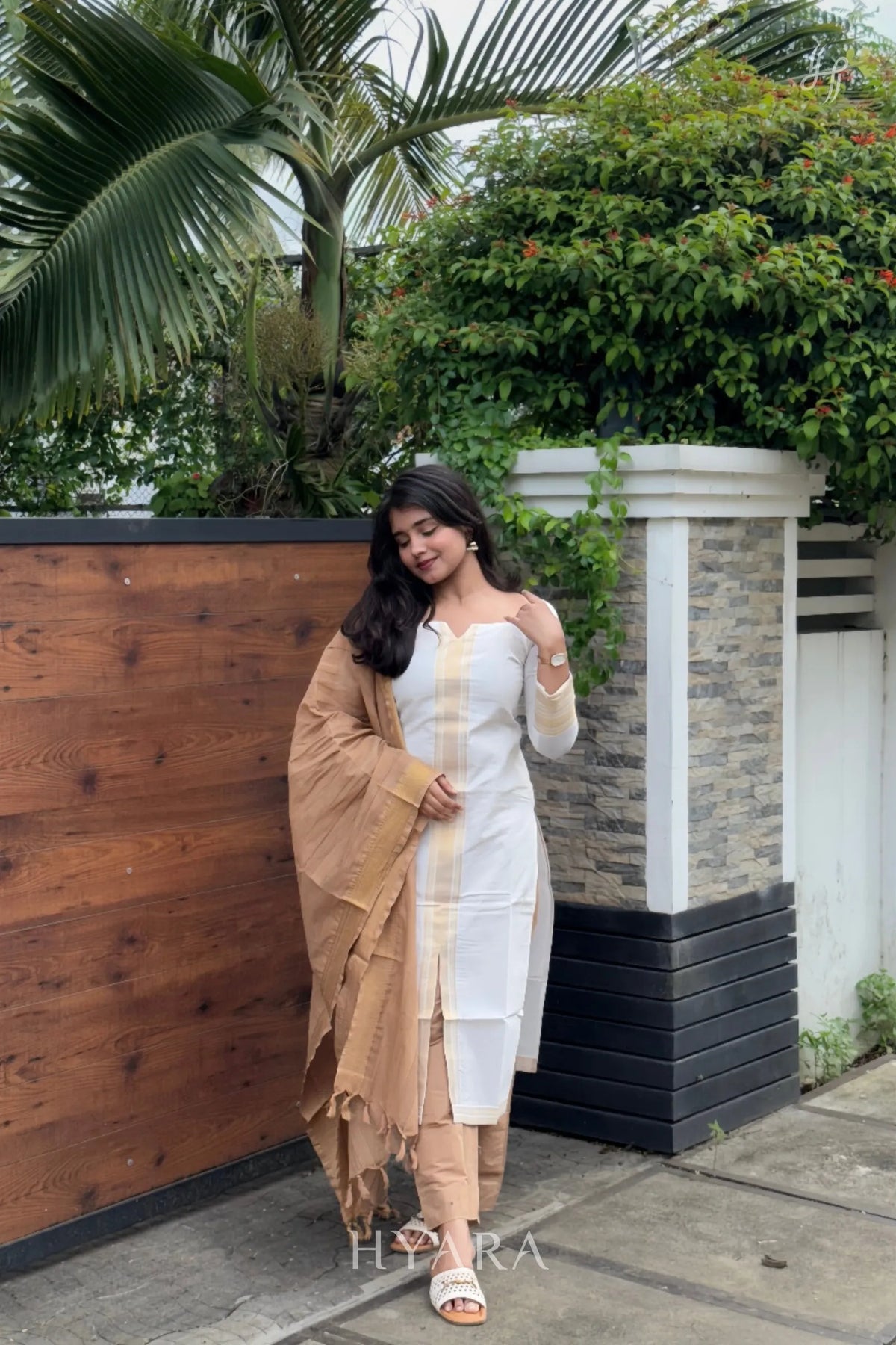 Vanilla White & Gold Mangalagiri Cotton Suit Set