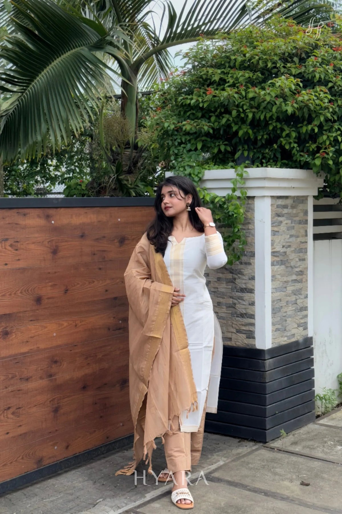 Vanilla White & Gold Mangalagiri Cotton Suit Set